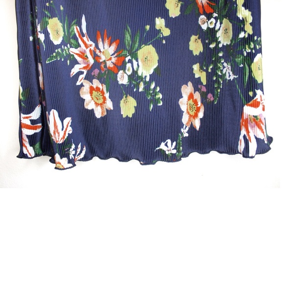 Ann Taylor Crinkle Look Scalloped Hem Floral Sleeveless Top Large - Picture 5 of 9